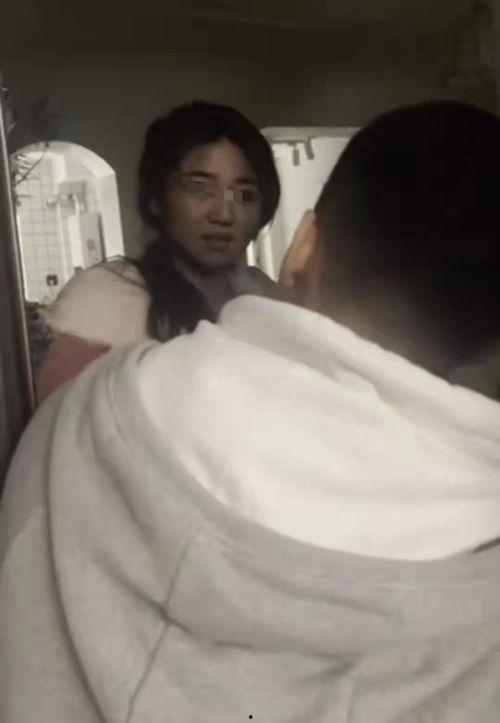 伊犁吃瓜女人视频,一场别开生面的乡村生活秀