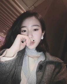 短发模特吃瓜视频大全,趣味十足！