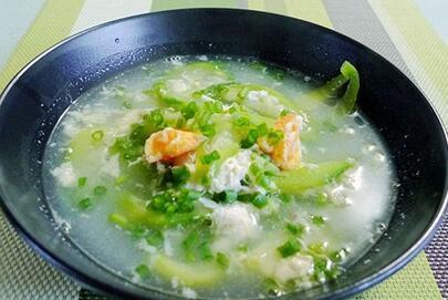 白瓜丝瓜一起吃会中毒吗,“白瓜与丝瓜同食中毒风险探讨”