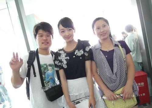 群众拍吃瓜图片,镜头下的美食瞬间